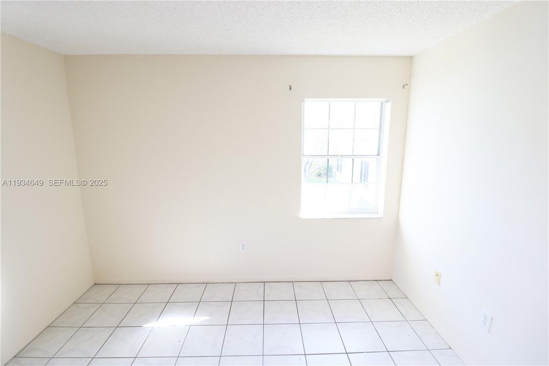 En Venta: $219,000 (2 camas, 2 baños, 1060 Pies cuadrados)