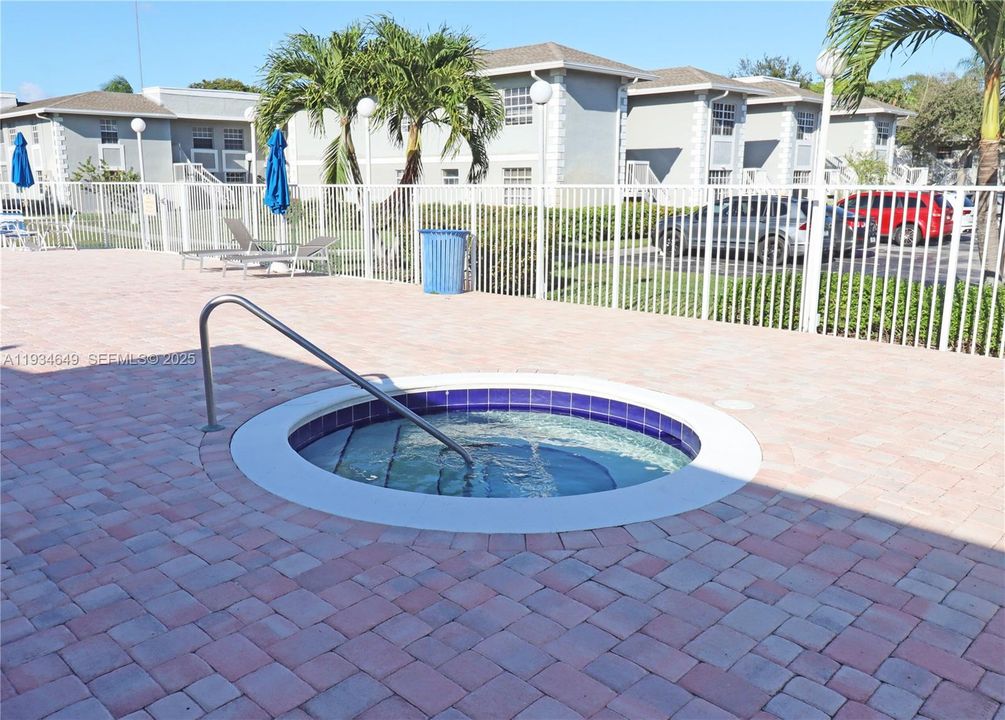 En Venta: $219,000 (2 camas, 2 baños, 1060 Pies cuadrados)