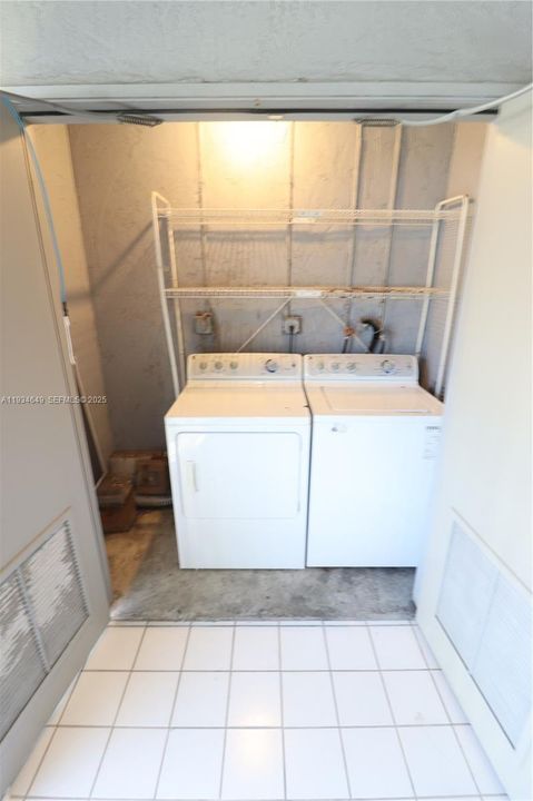 En Venta: $219,000 (2 camas, 2 baños, 1060 Pies cuadrados)