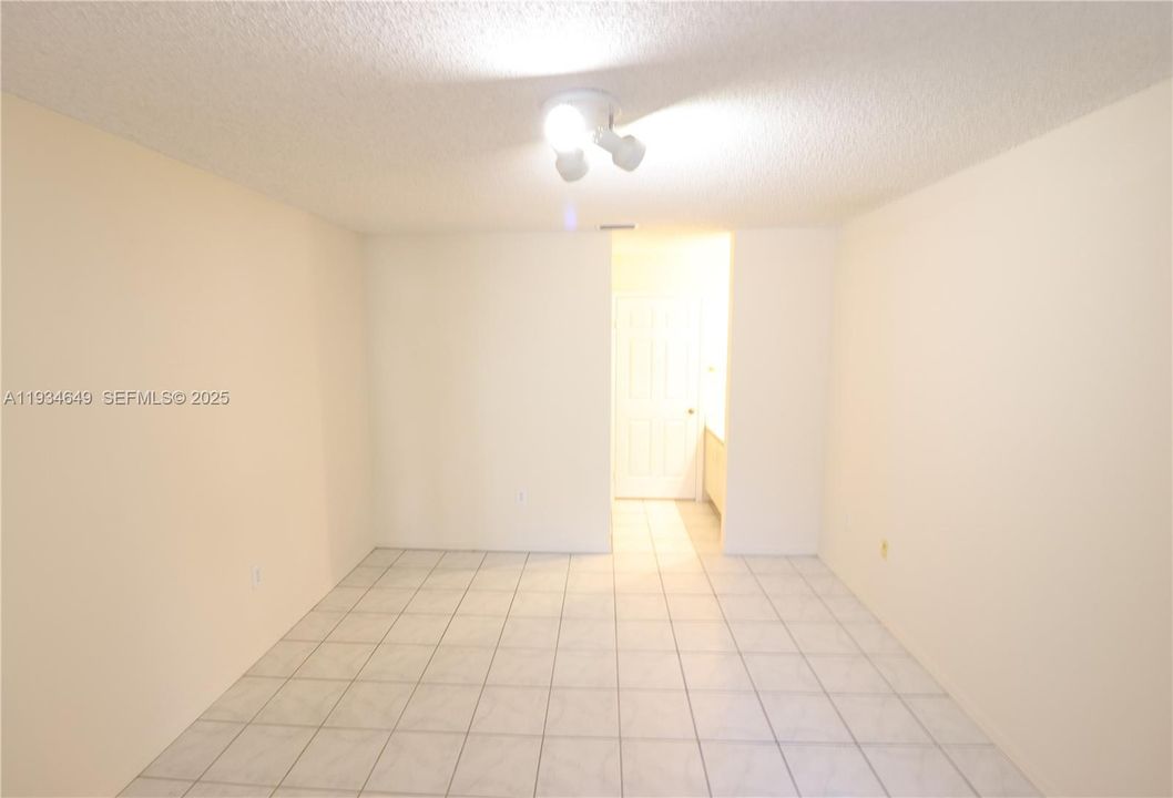 En Venta: $219,000 (2 camas, 2 baños, 1060 Pies cuadrados)