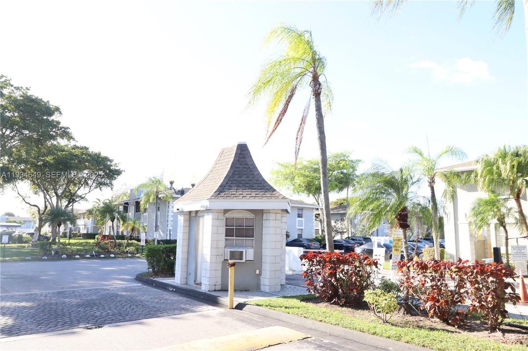 En Venta: $219,000 (2 camas, 2 baños, 1060 Pies cuadrados)