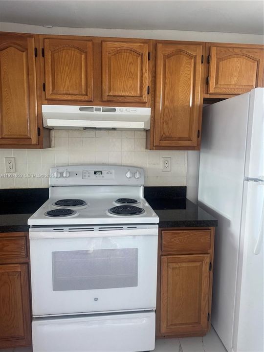 For Rent: $2,400 (2 beds, 1 baths, 65986 Square Feet)