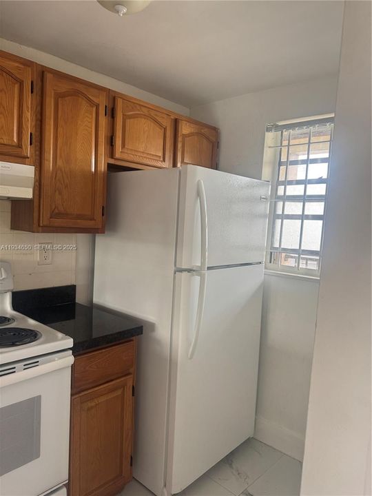 For Rent: $2,400 (2 beds, 1 baths, 65986 Square Feet)