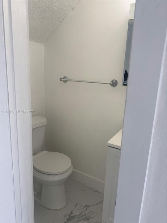 For Rent: $2,400 (2 beds, 1 baths, 65986 Square Feet)