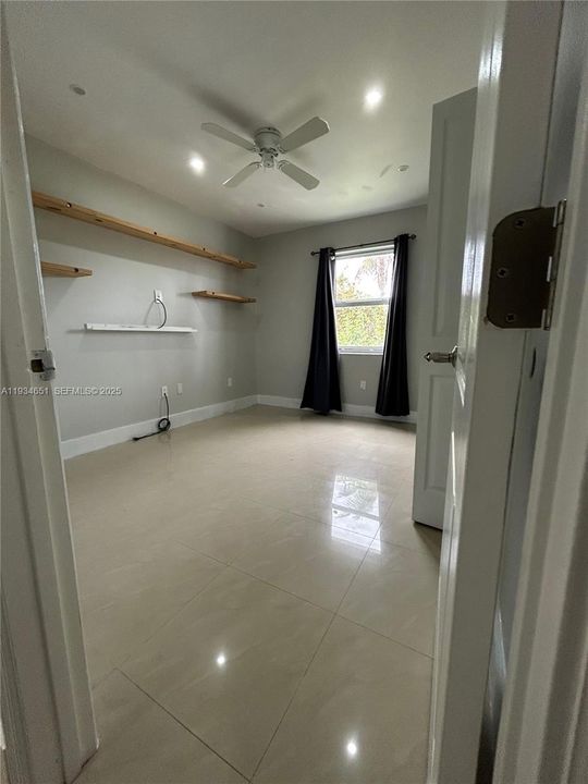 For Rent: $2,900 (2 beds, 1 baths, 1625 Square Feet)