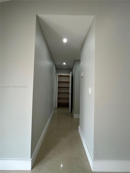 For Rent: $2,900 (2 beds, 1 baths, 1625 Square Feet)