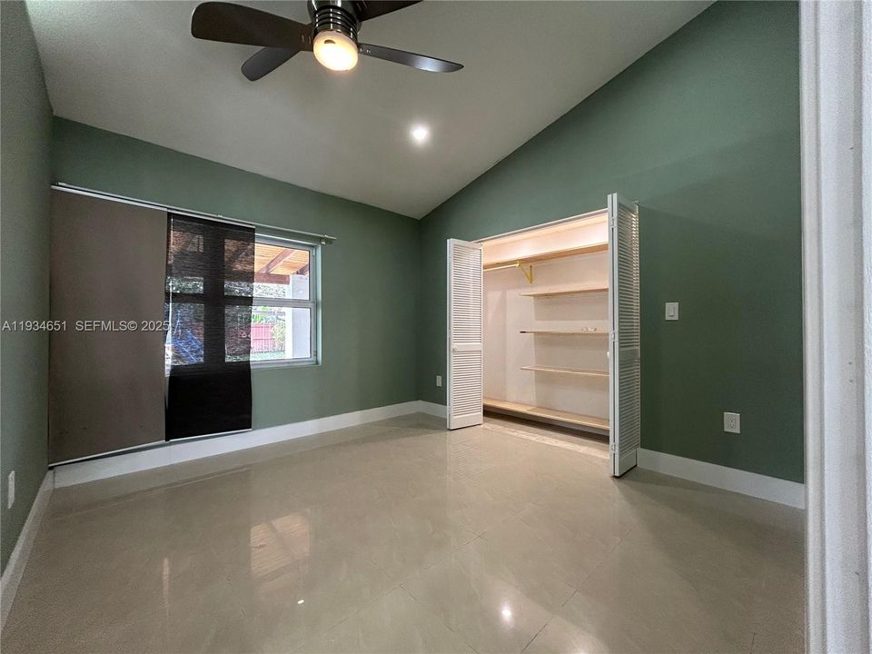 For Rent: $2,900 (2 beds, 1 baths, 1625 Square Feet)