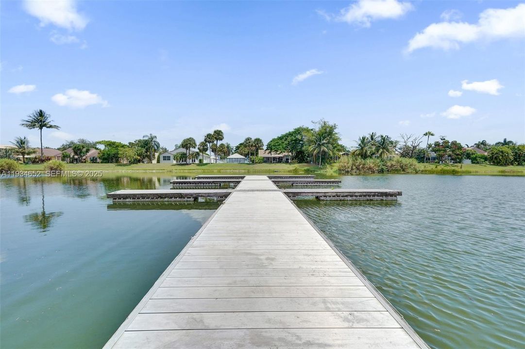 For Sale: $238,000 (2 beds, 2 baths, 1256 Square Feet)