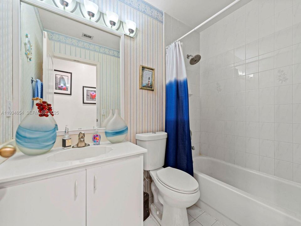 For Sale: $550,000 (3 beds, 2 baths, 1566 Square Feet)