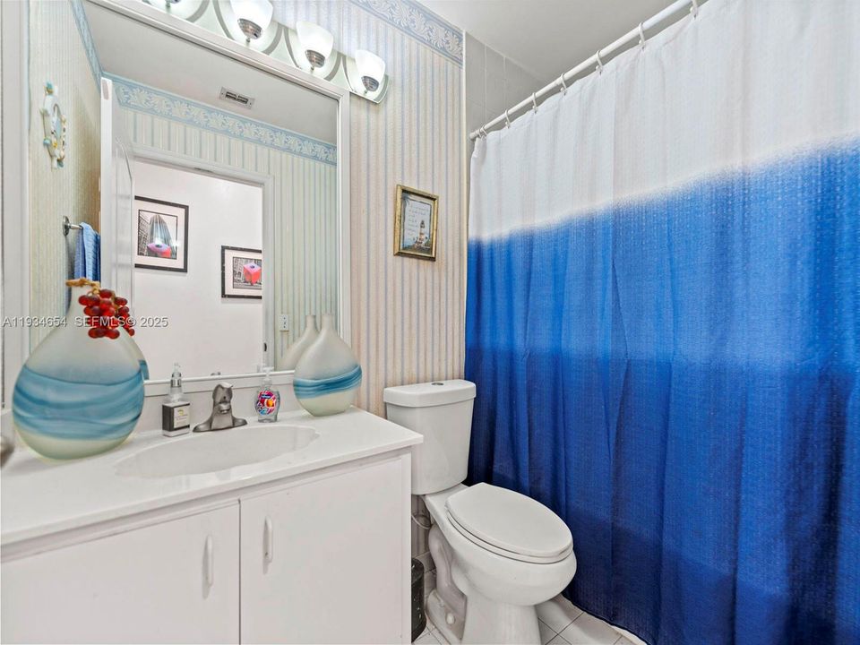 For Sale: $550,000 (3 beds, 2 baths, 1566 Square Feet)