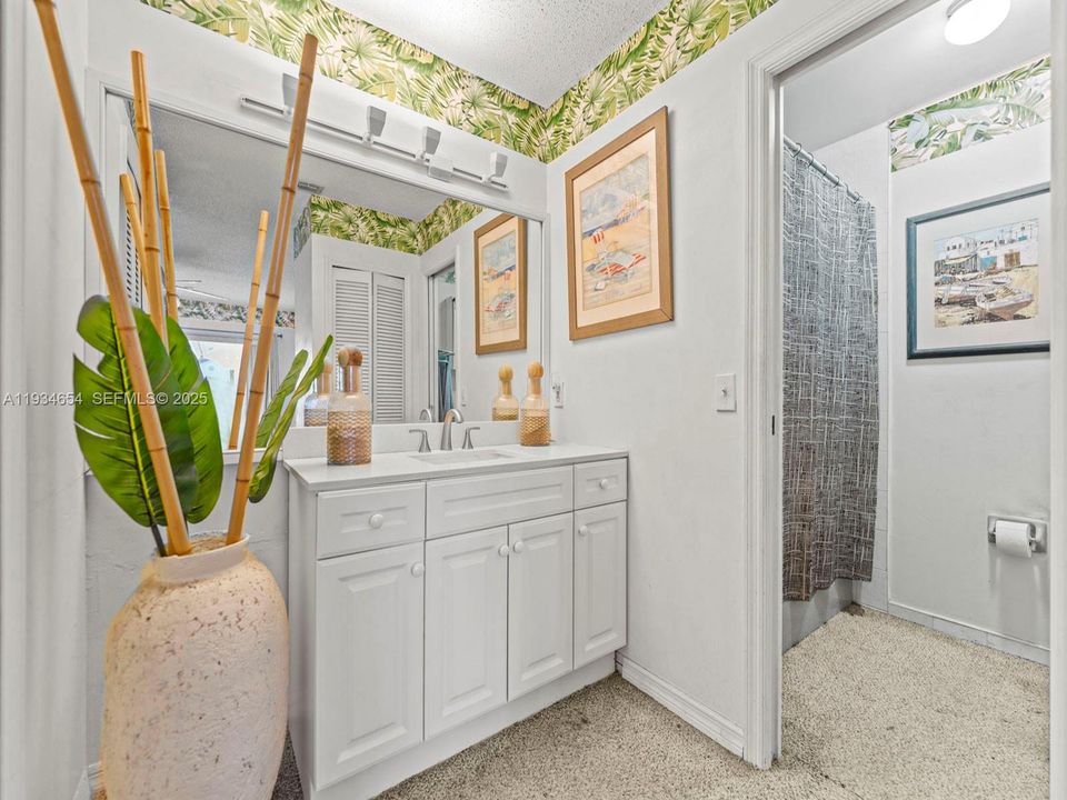 For Sale: $550,000 (3 beds, 2 baths, 1566 Square Feet)