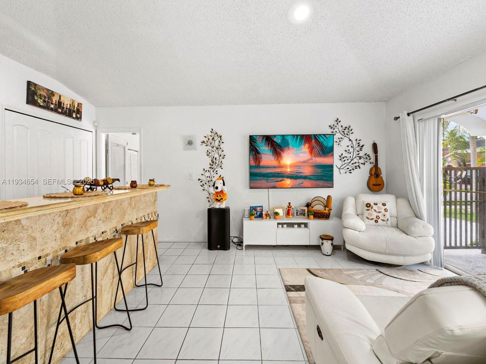 For Sale: $550,000 (3 beds, 2 baths, 1566 Square Feet)