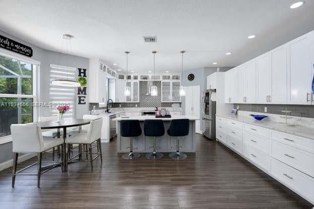 待售: $675,000 (4 贝兹, 3 浴室, 2511 平方英尺)