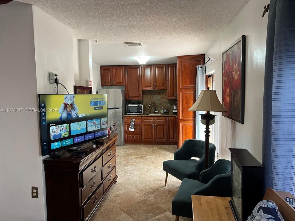 For Rent: $1,500 (1 beds, 1 baths, 1743 Square Feet)