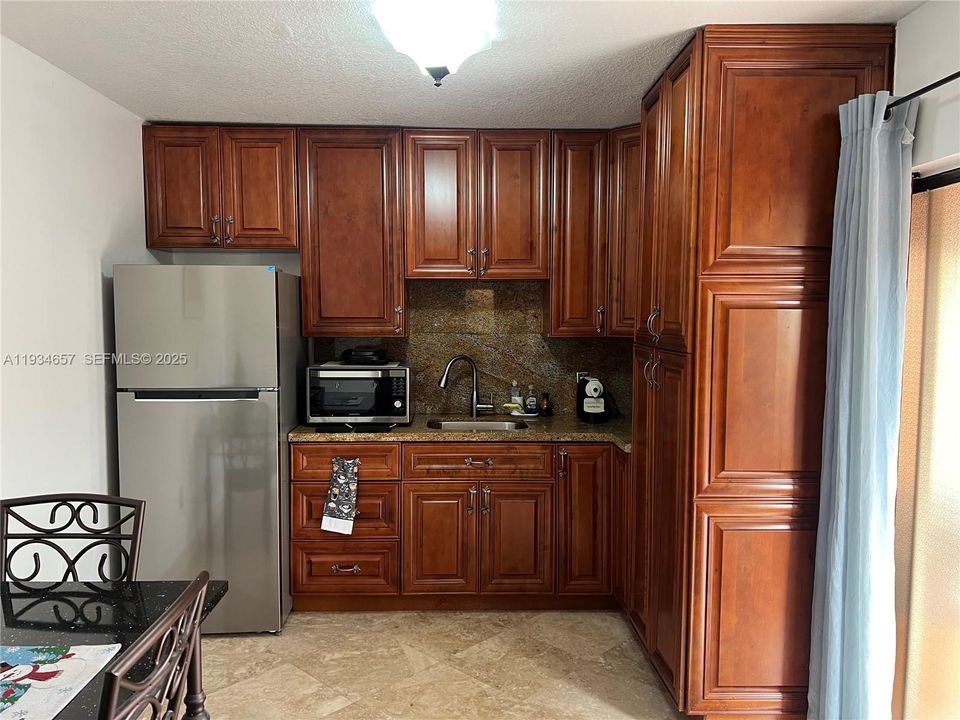 For Rent: $1,500 (1 beds, 1 baths, 1743 Square Feet)