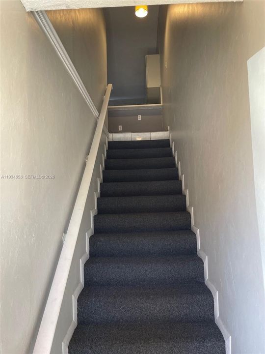 Vendido Recientemente: $285,000 (2 camas, 2 baños, 990 Pies cuadrados)