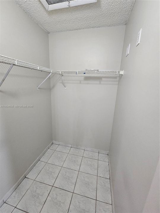 Vendido Recientemente: $285,000 (2 camas, 2 baños, 990 Pies cuadrados)