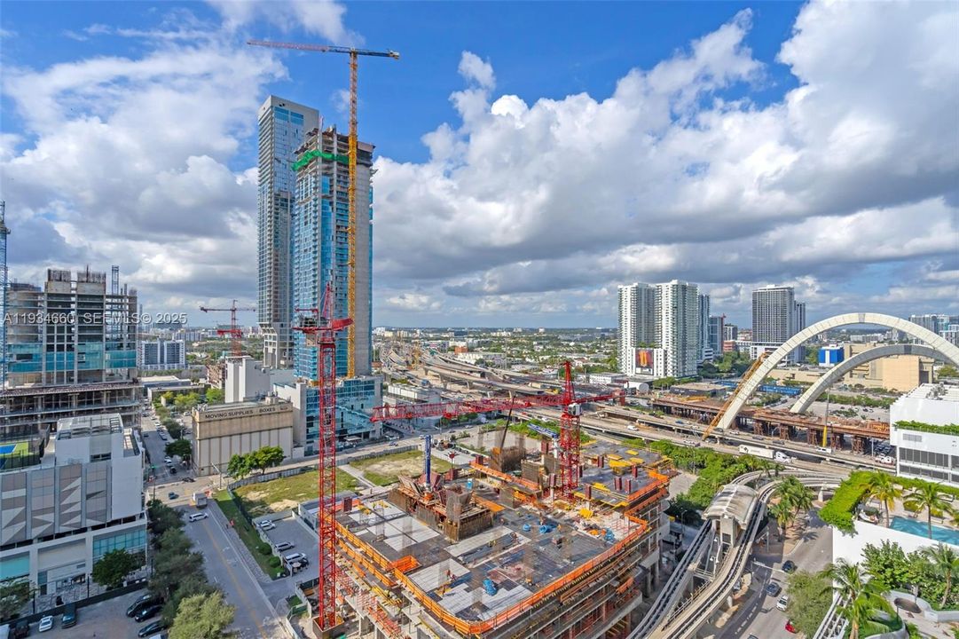 На продажу: $995,000 (2 спален, 2 ванн, 1237 Квадратных фут)