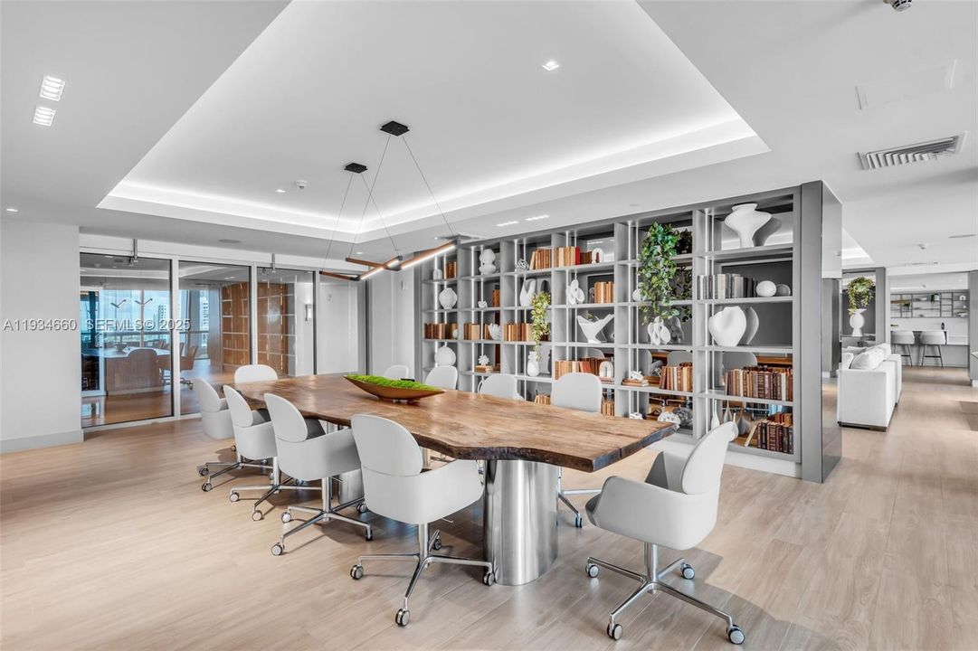 На продажу: $995,000 (2 спален, 2 ванн, 1237 Квадратных фут)