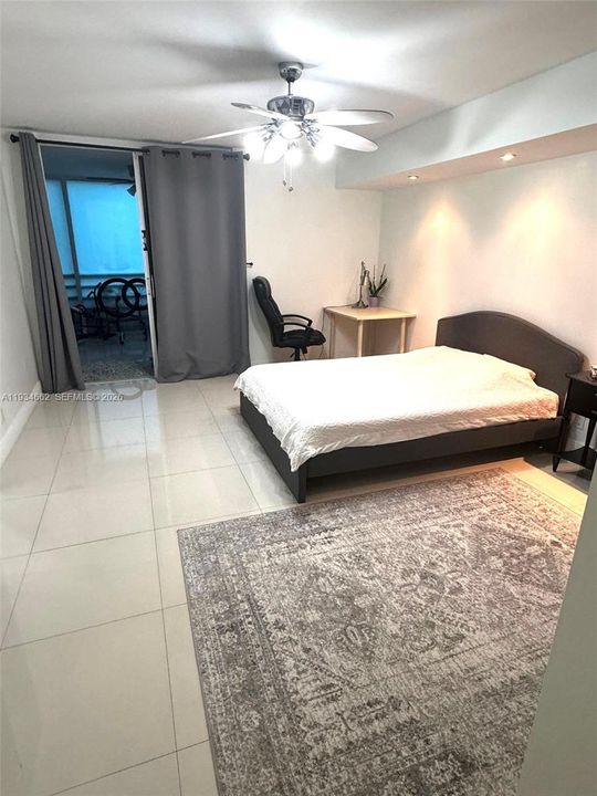 待售: $399,000 (4 贝兹, 2 浴室, 1380 平方英尺)