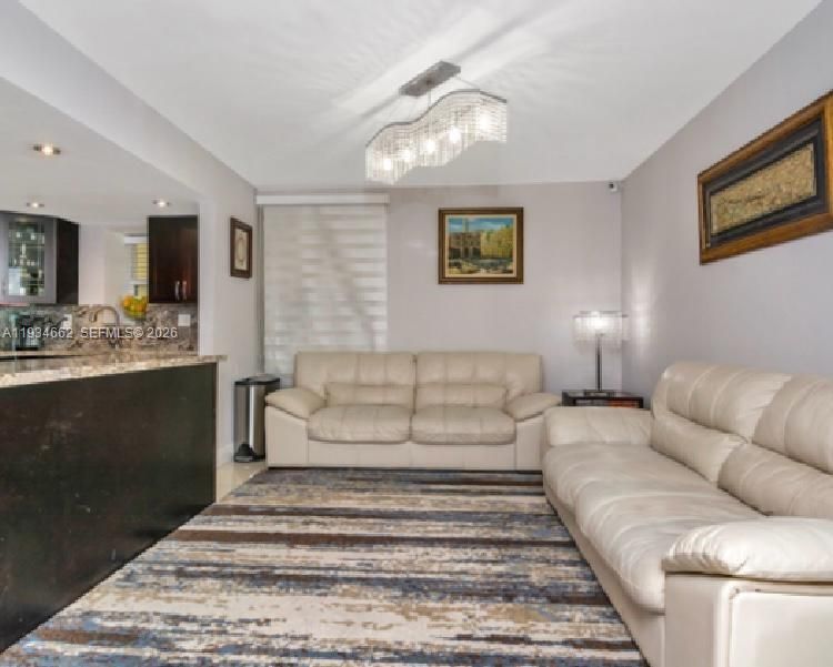 待售: $399,000 (4 贝兹, 2 浴室, 1380 平方英尺)