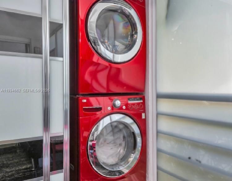 待售: $399,000 (4 贝兹, 2 浴室, 1380 平方英尺)