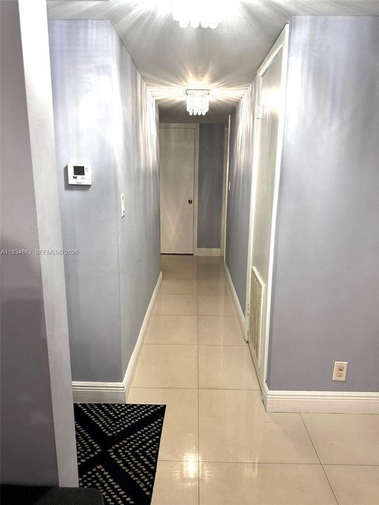 待售: $399,000 (4 贝兹, 2 浴室, 1380 平方英尺)