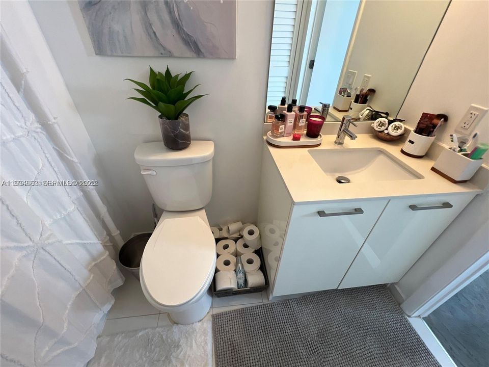 В аренду: $3,099 (2 спален, 1 ванн, 736 Квадратных фут)