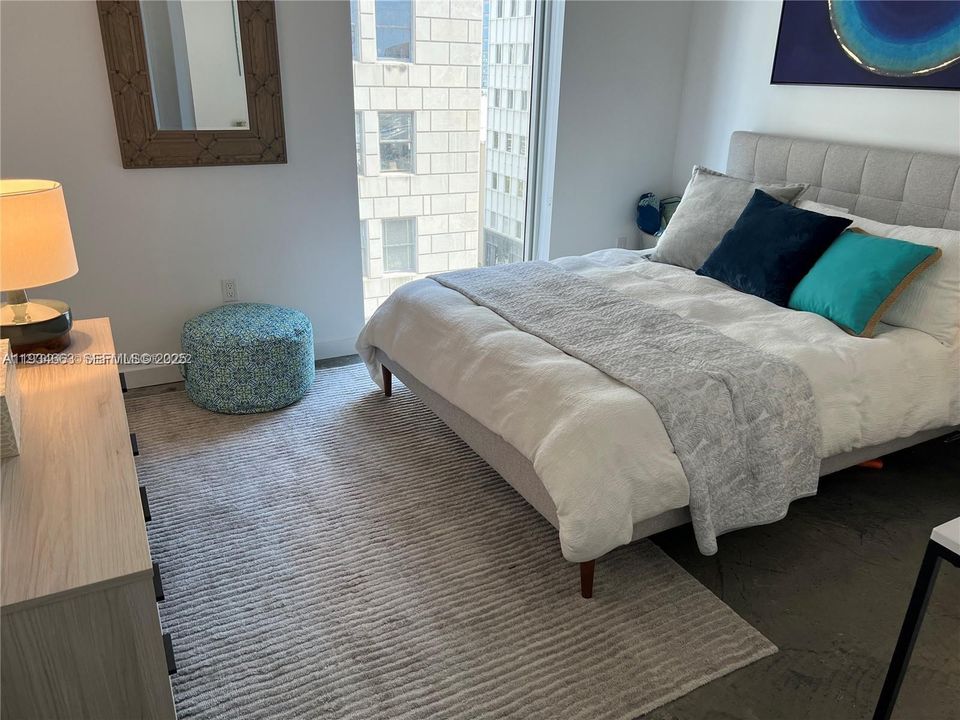 В аренду: $3,099 (2 спален, 1 ванн, 736 Квадратных фут)