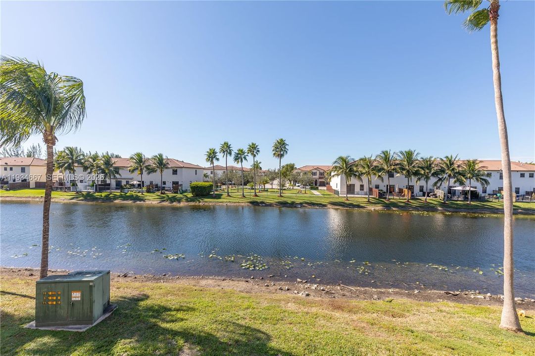 En Venta: $380,000 (2 camas, 2 baños, 1205 Pies cuadrados)