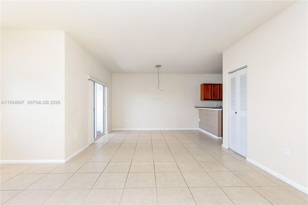 En Venta: $380,000 (2 camas, 2 baños, 1205 Pies cuadrados)