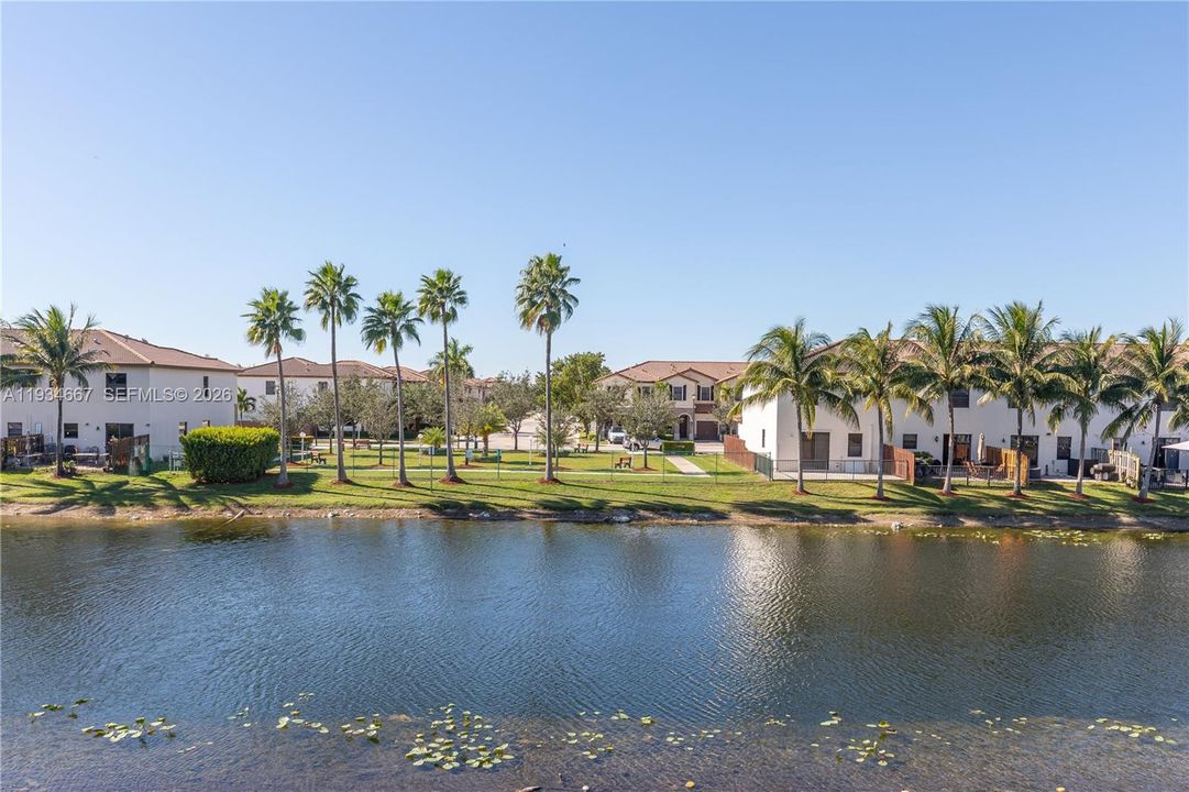 En Venta: $380,000 (2 camas, 2 baños, 1205 Pies cuadrados)