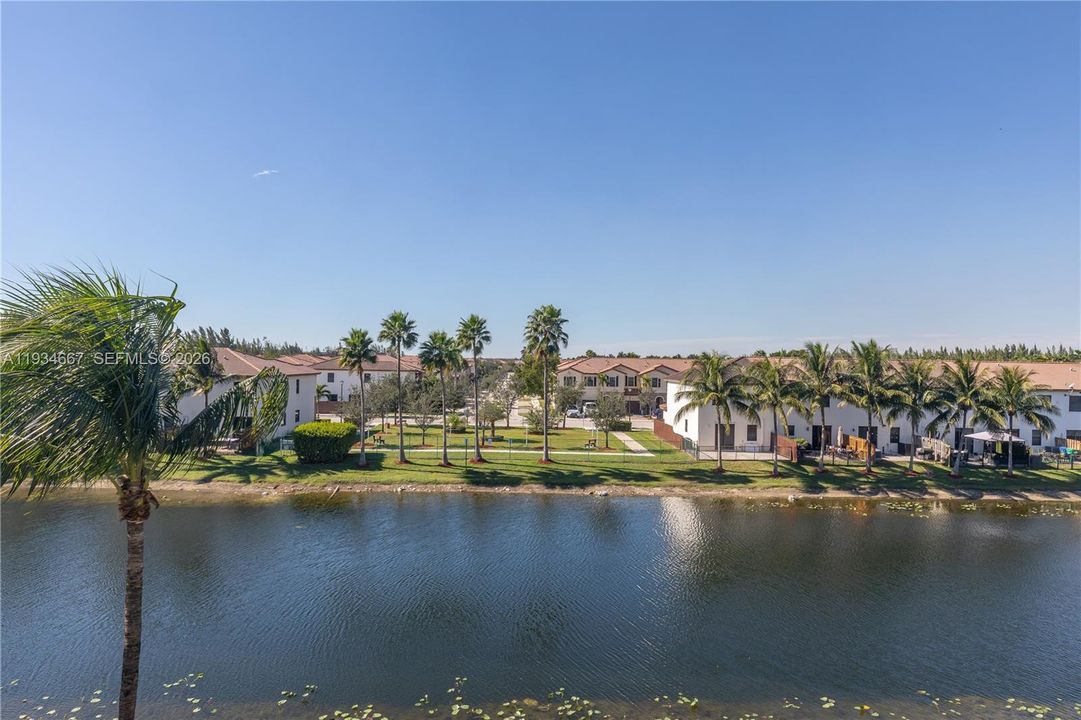 En Venta: $380,000 (2 camas, 2 baños, 1205 Pies cuadrados)