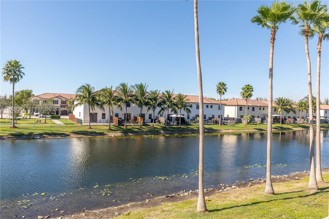 En Venta: $380,000 (2 camas, 2 baños, 1205 Pies cuadrados)