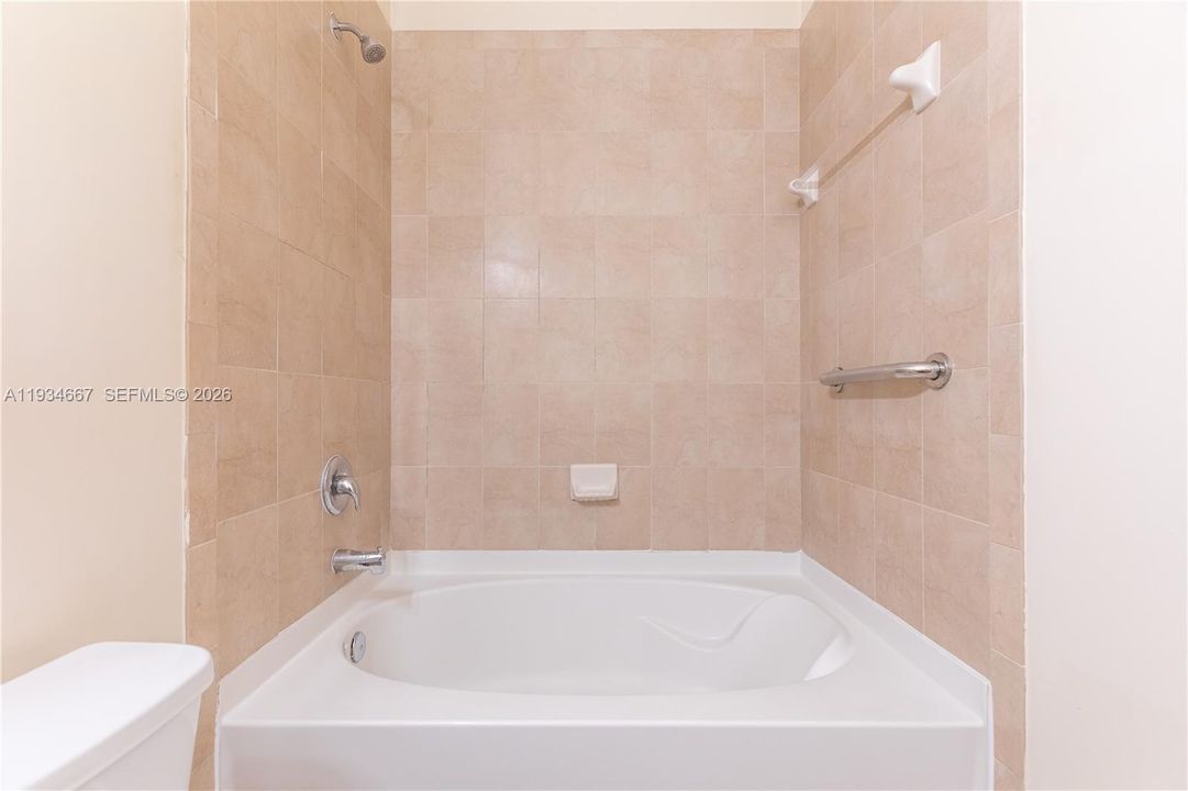 En Venta: $380,000 (2 camas, 2 baños, 1205 Pies cuadrados)