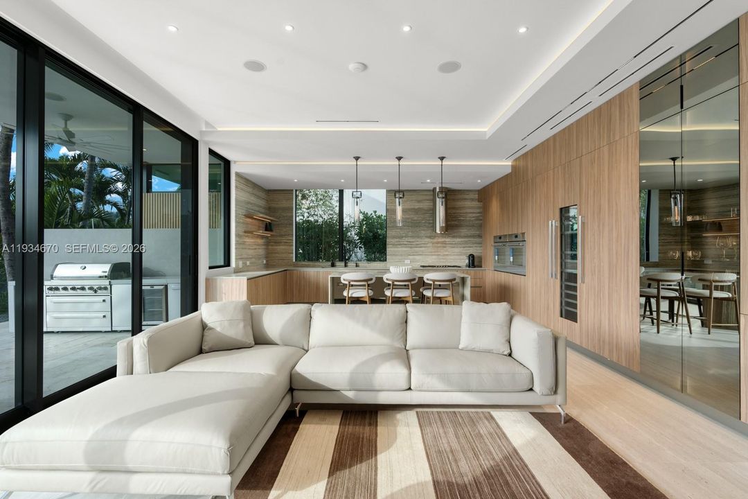 For Sale: $11,990,000 (6 beds, 7 baths, 0 Square Feet)