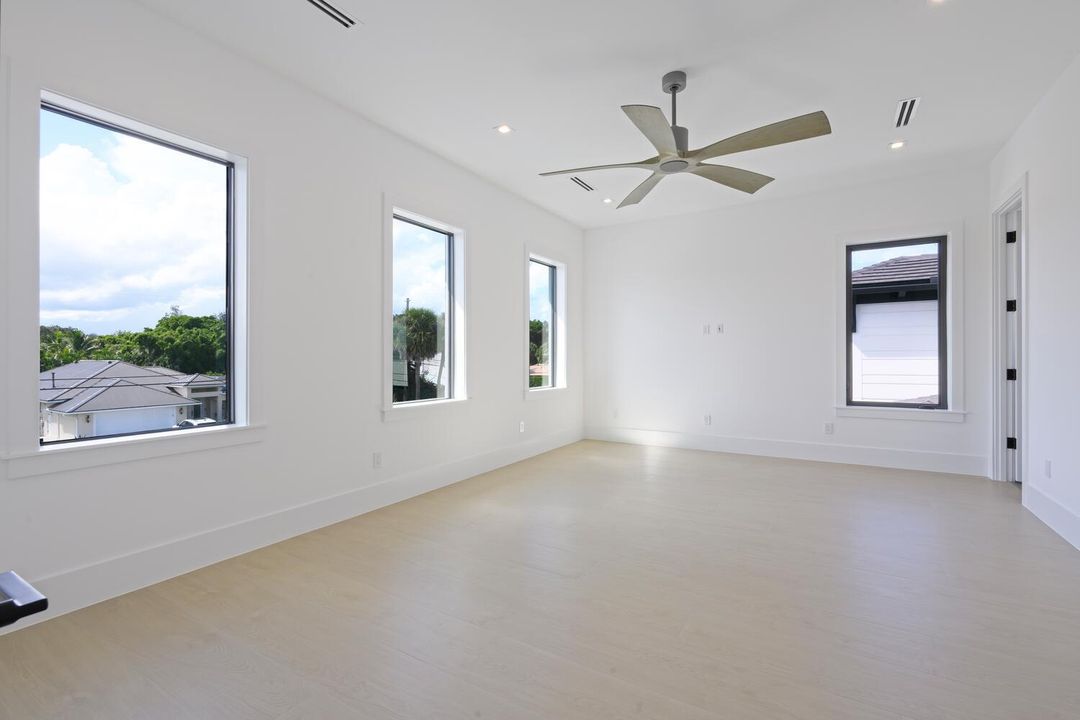 GUEST BEDROOM 2ND FLOOR