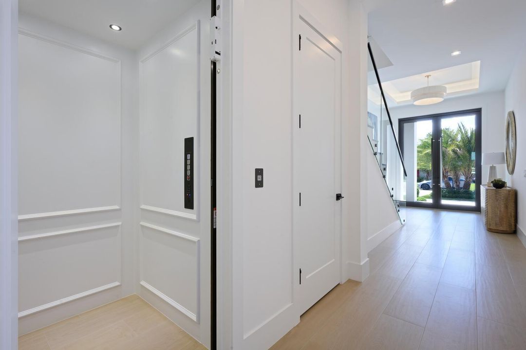 ELEVATOR