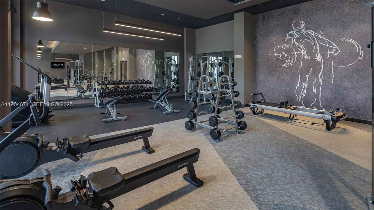 For Rent: $3,085 (2 beds, 2 baths, 987 Square Feet)