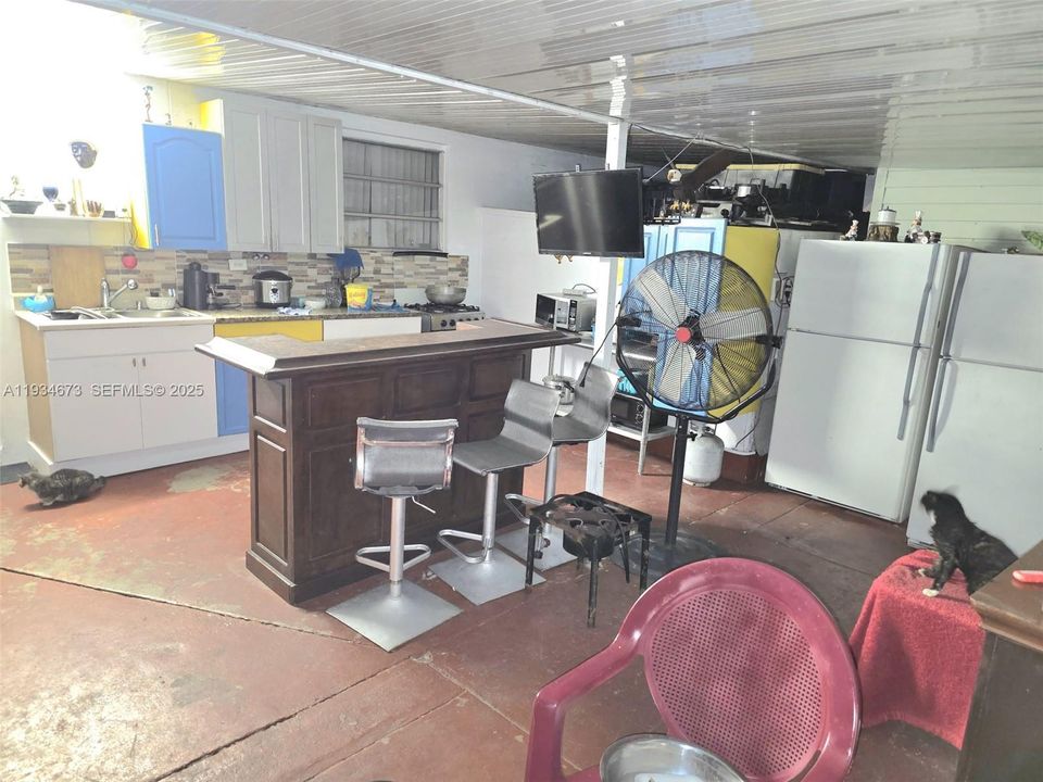 待售: $715,000 (5 贝兹, 3 浴室, 1744 平方英尺)