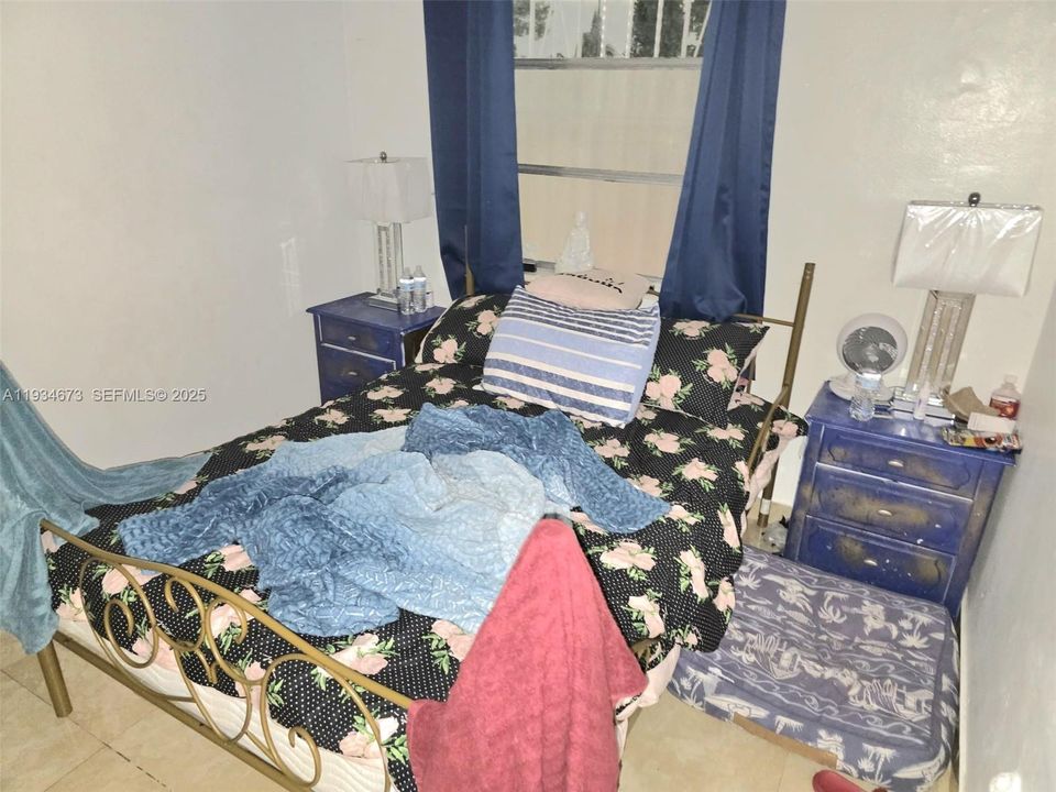 待售: $715,000 (5 贝兹, 3 浴室, 1744 平方英尺)