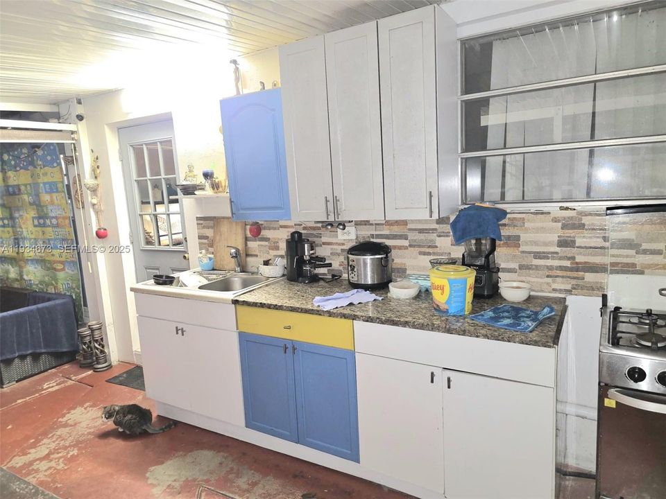 待售: $715,000 (5 贝兹, 3 浴室, 1744 平方英尺)