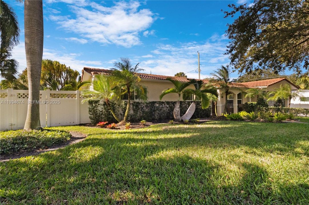 待售: $899,000 (3 贝兹, 2 浴室, 1856 平方英尺)