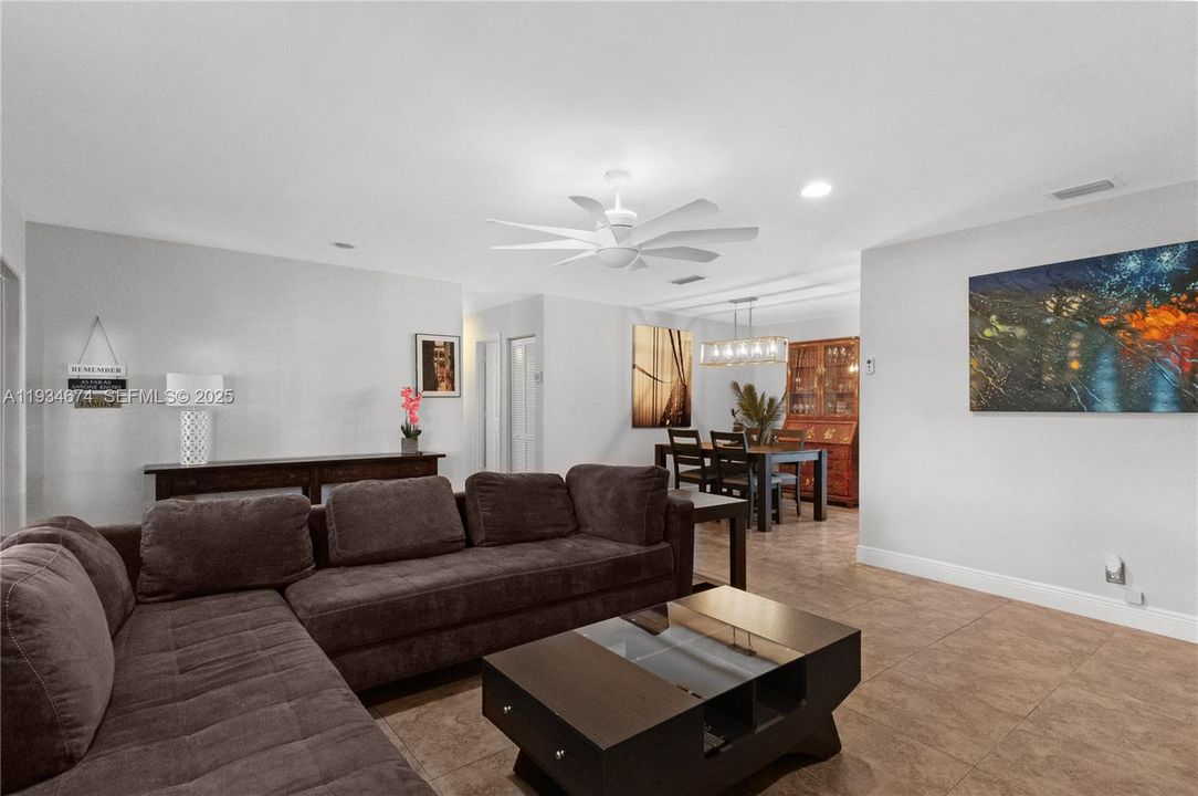 待售: $899,000 (3 贝兹, 2 浴室, 1856 平方英尺)