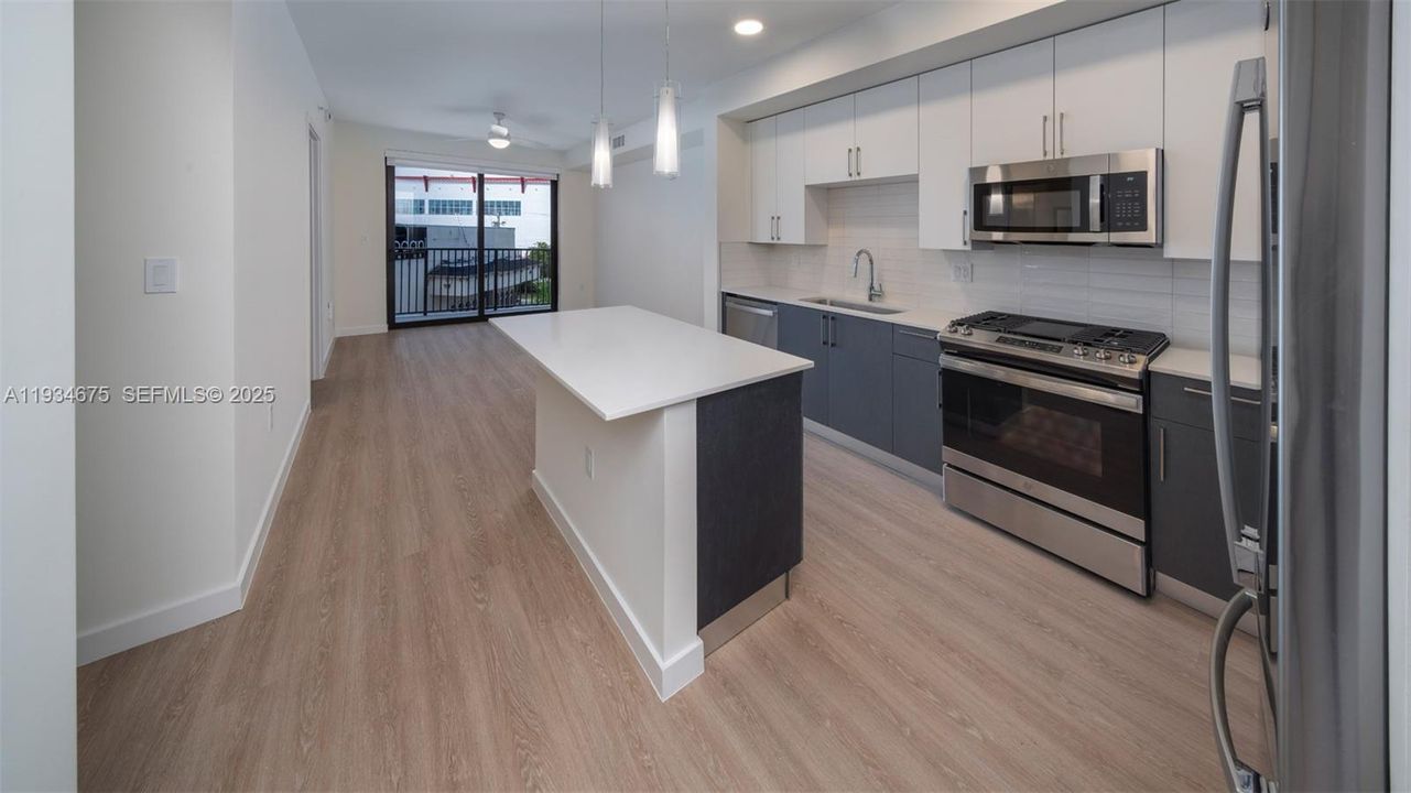 For Rent: $4,675 (3 beds, 2 baths, 1492 Square Feet)