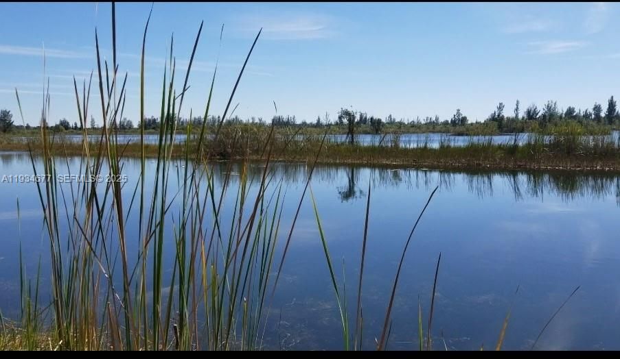 待售: $57,590 (0.27 acres)