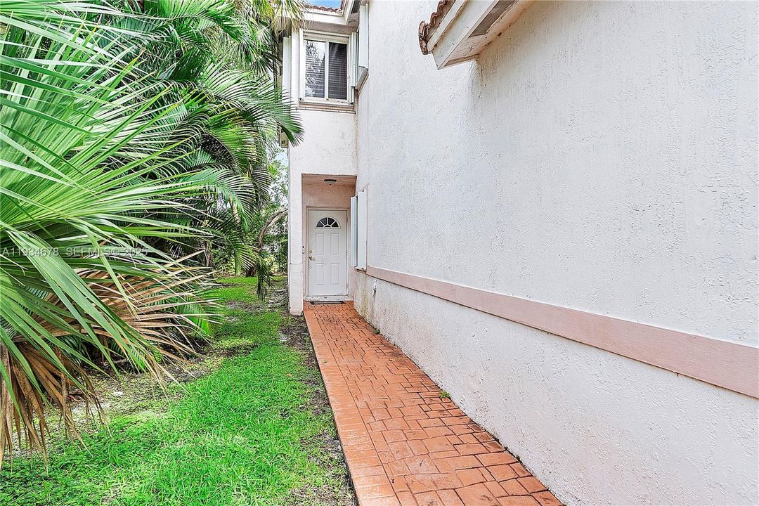 : $375,000 (3 спален, 2 ванн, 1404 Квадратных фут)