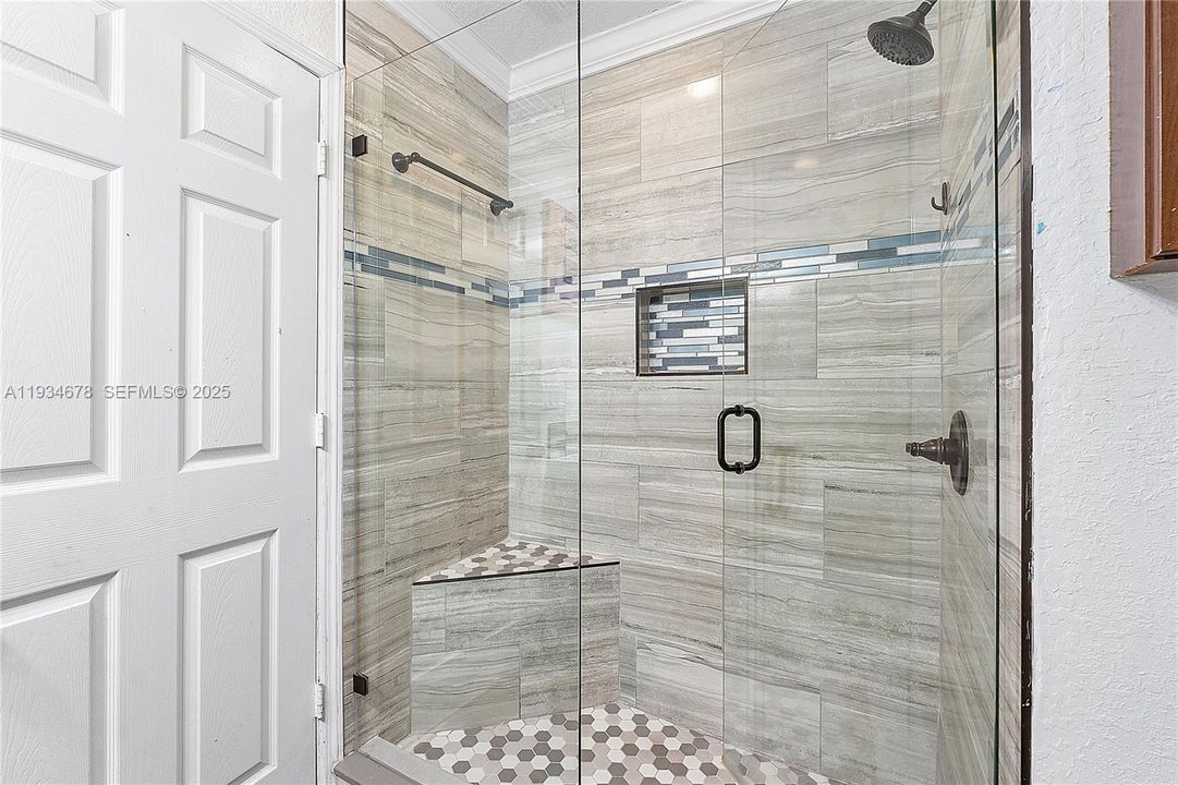 : $375,000 (3 спален, 2 ванн, 1404 Квадратных фут)