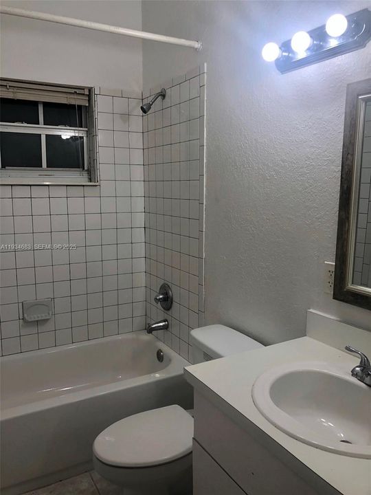 For Rent: $3,000 (3 beds, 2 baths, 1700 Square Feet)
