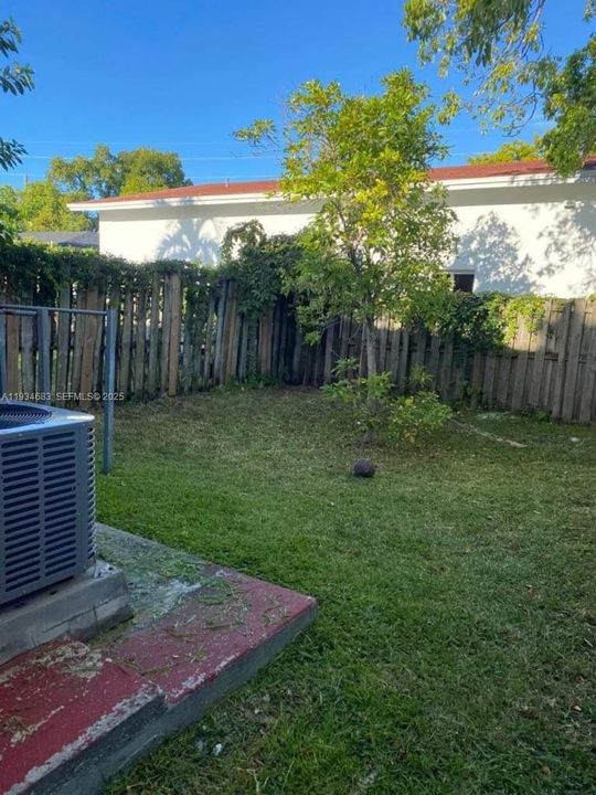 For Rent: $3,000 (3 beds, 2 baths, 1700 Square Feet)